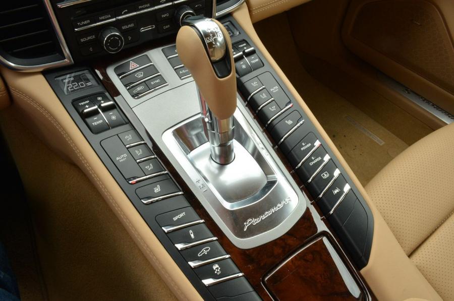  Porsche Panamera S E-Hybrid 2014 года  (фото 11 из 50)
